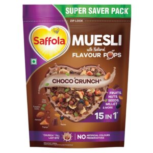 Saffola Muesli Choco Crunch with Flavour Pops, 700 gm | 15 in 1 Fruit and Nuts, Seeds, Millet & more | Cereals for breakfast rich in wholegrain, protein, fibre
